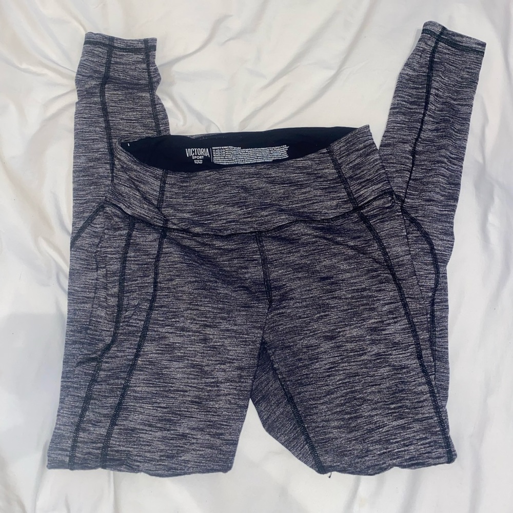 Victoria Secret Sport Leggings size M, lightly worn